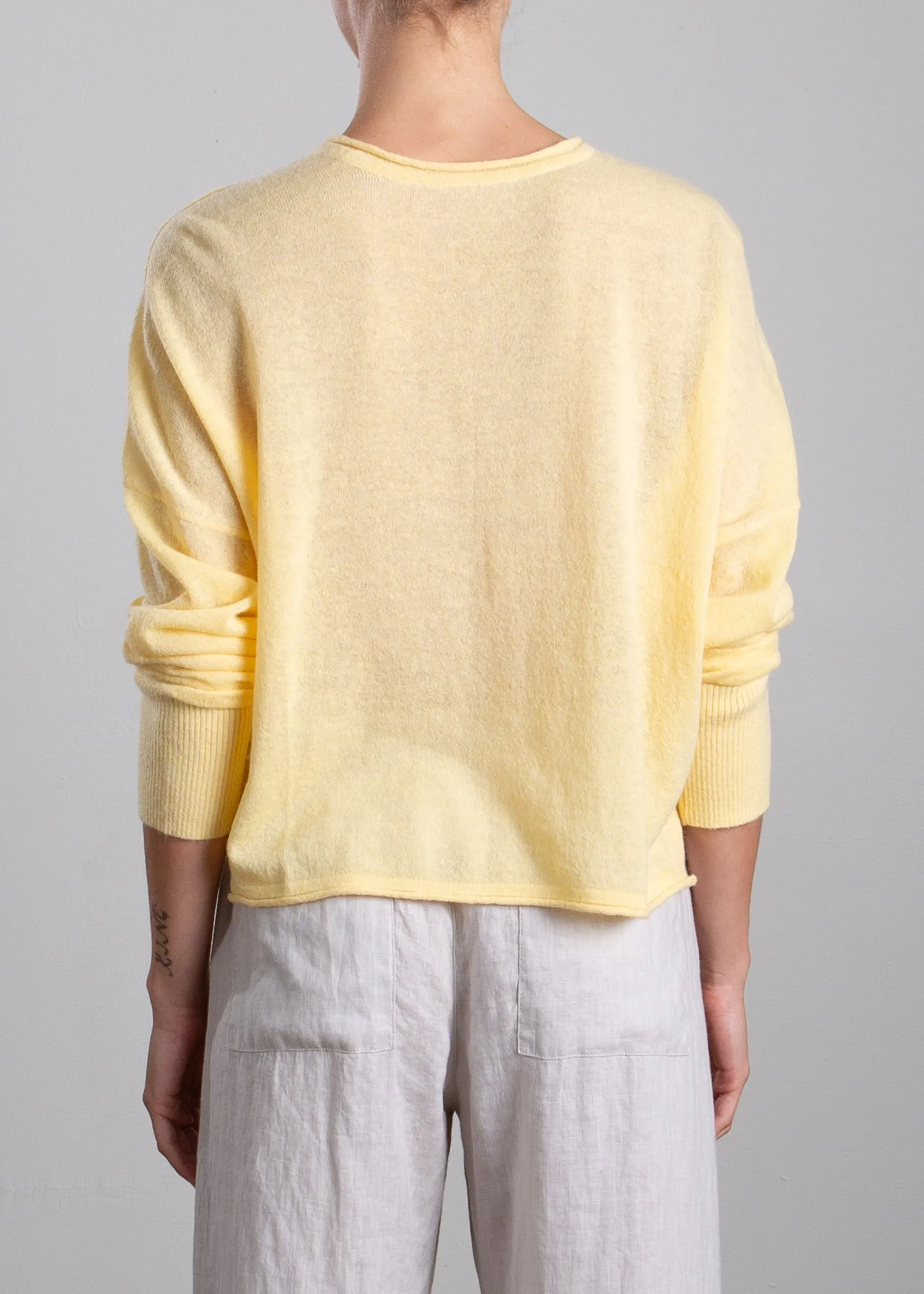 Bailey V-neck Pullover - Butter