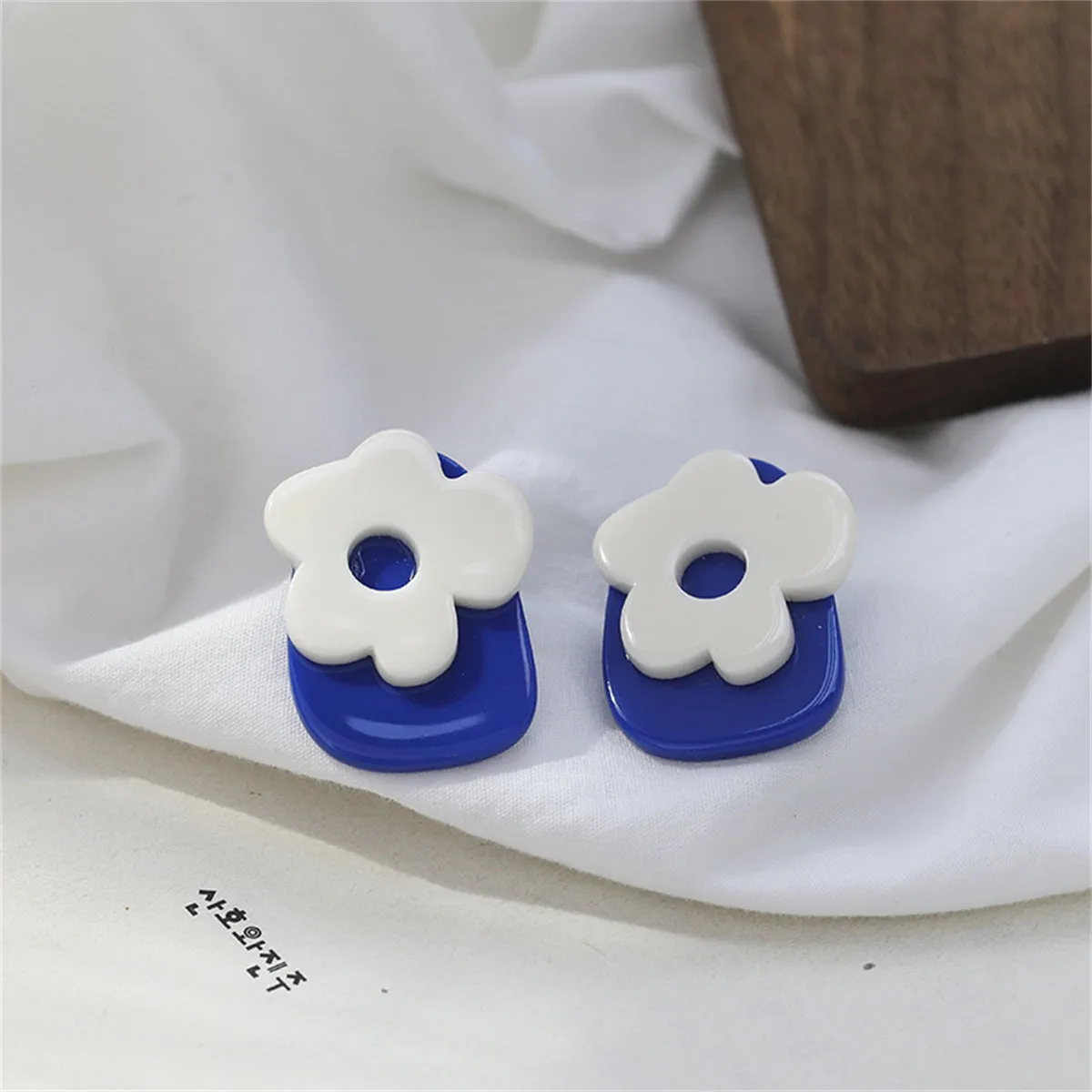 Blue & White Flower Stud Earrings