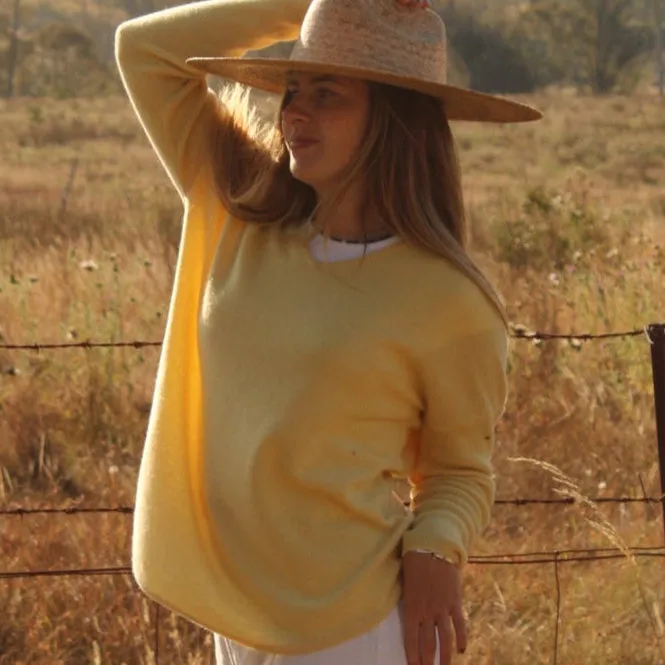 Cashmere Vee Pullover - Daffodil