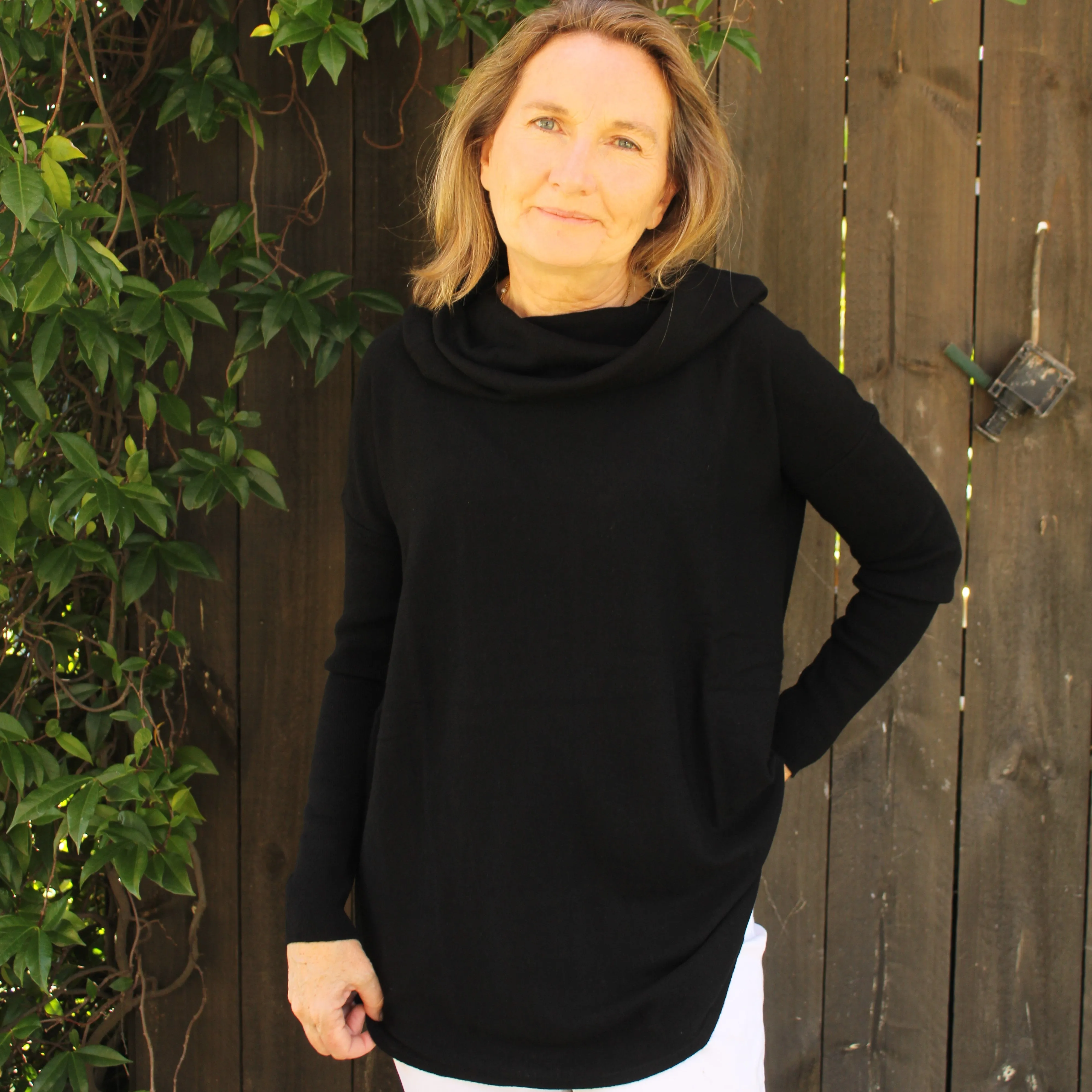 Curved Hem Cowl Pullover - Black