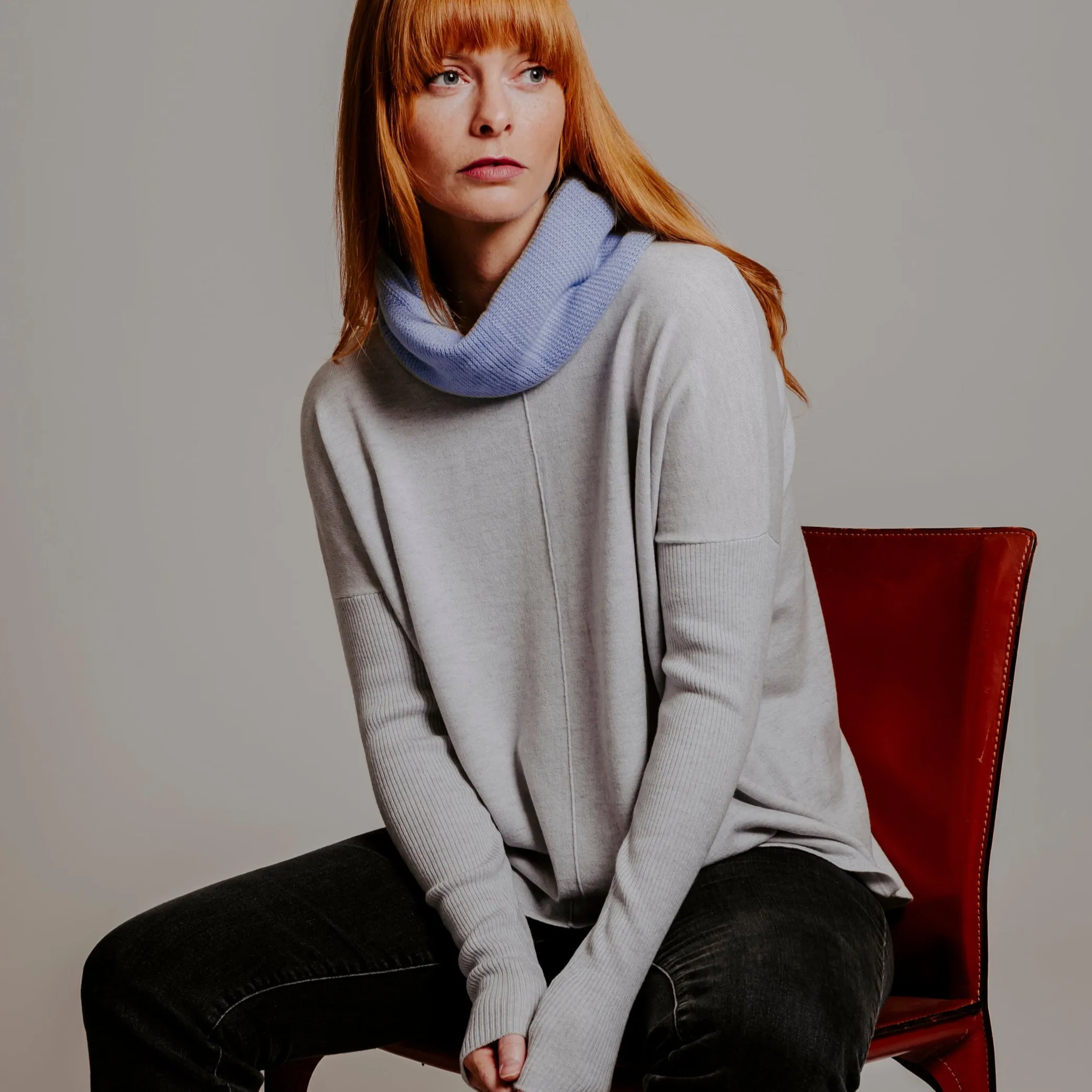 Curved Hem Crew Pullover - Silver