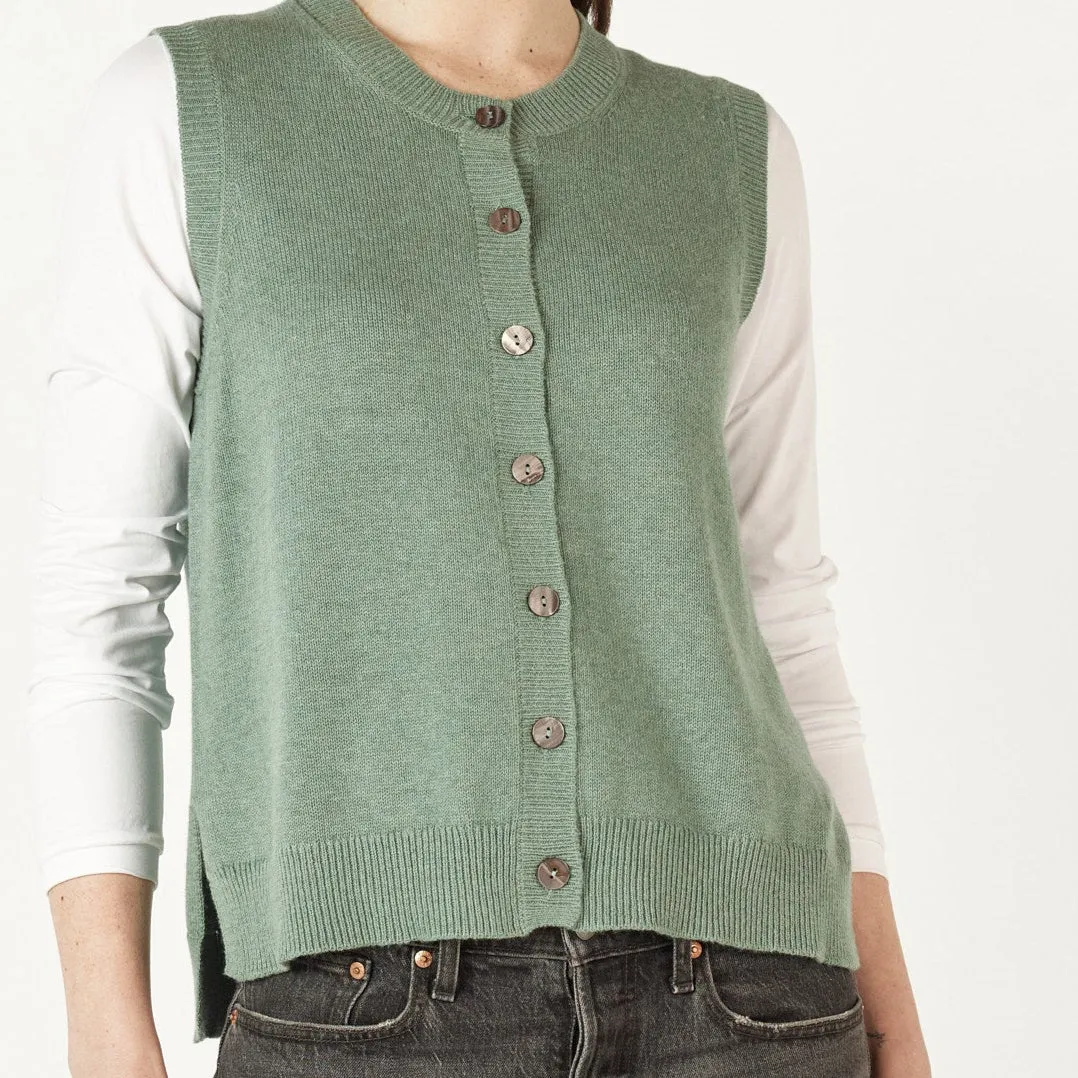 Essential Button Vest - Moss