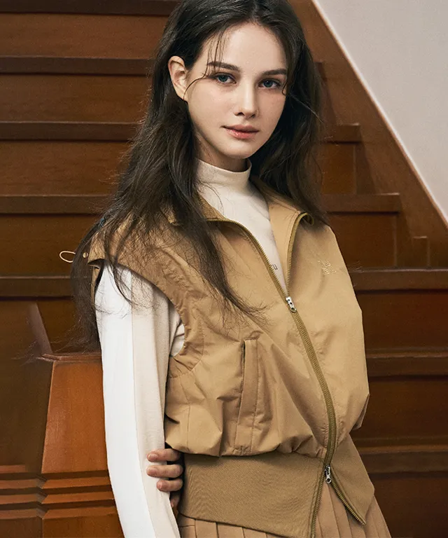 LENUCU Color Combination Mock Neck Inner Tee - Beige / White