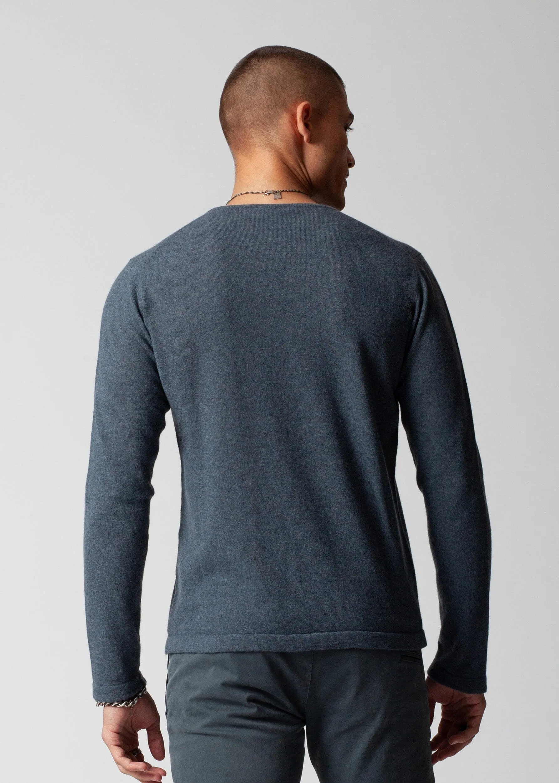 LIGHTWEIGHT CREWNECK SWEATER