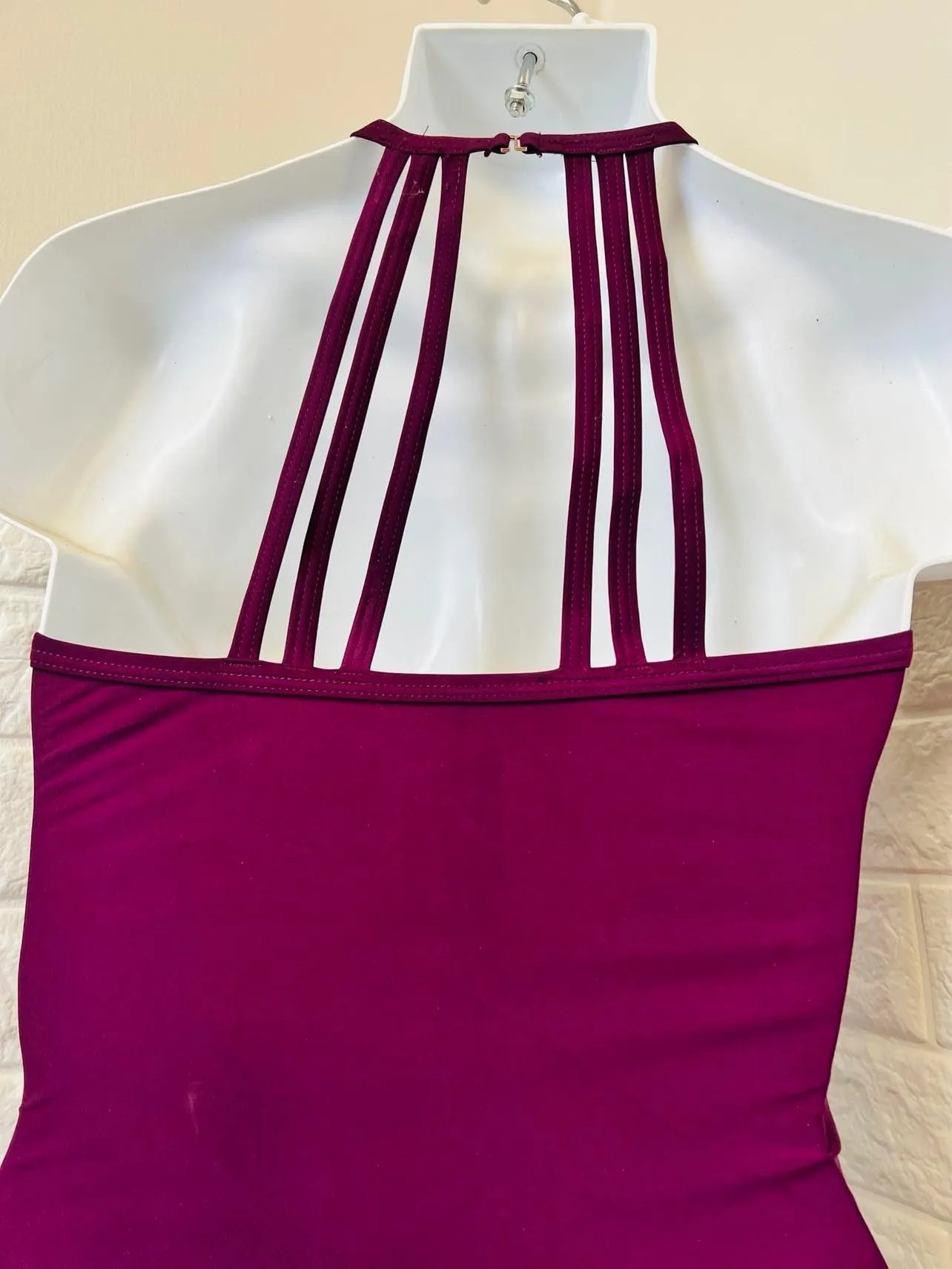 New women's One piece swimsuit with mesh inset & shirred sides for tummy coverage! Also nice strappy detail in the back! Sz M, Plum