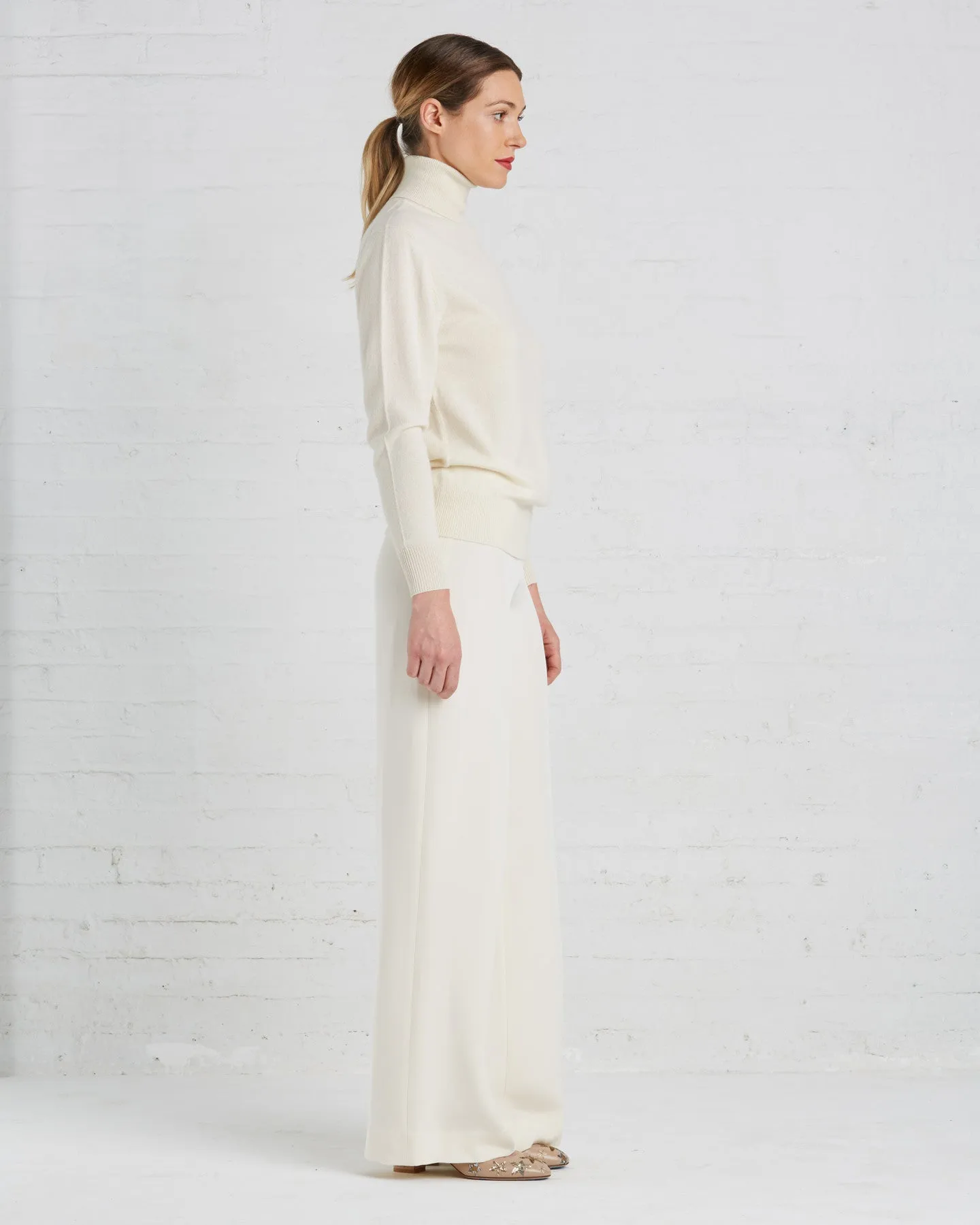 Ryan Roche Cashmere Turtleneck Sweater | Ivory