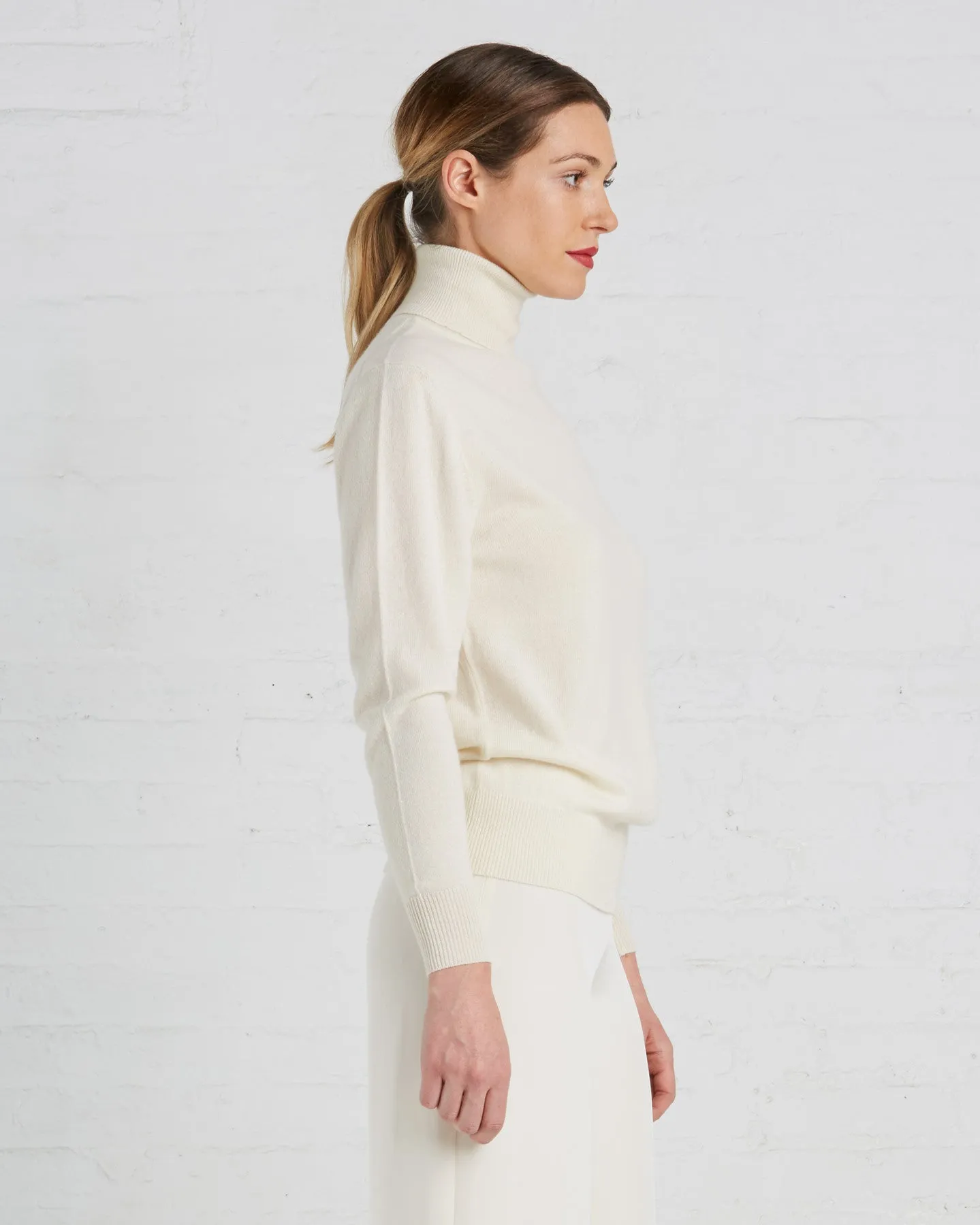 Ryan Roche Cashmere Turtleneck Sweater | Ivory