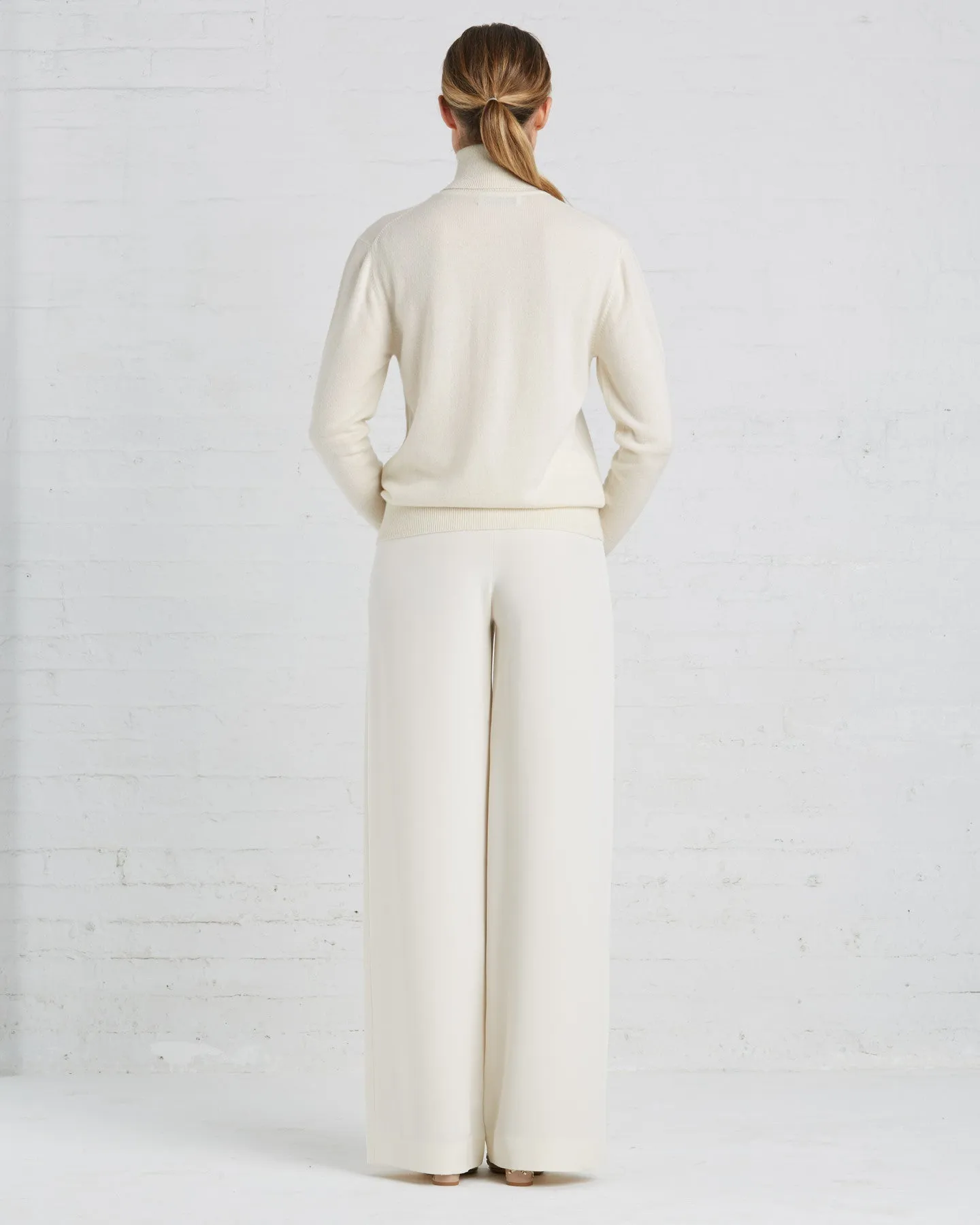 Ryan Roche Cashmere Turtleneck Sweater | Ivory