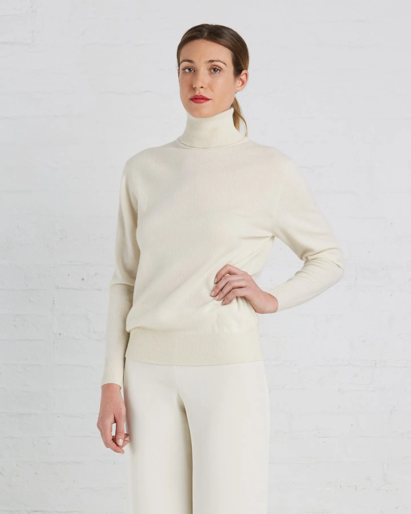 Ryan Roche Cashmere Turtleneck Sweater | Ivory