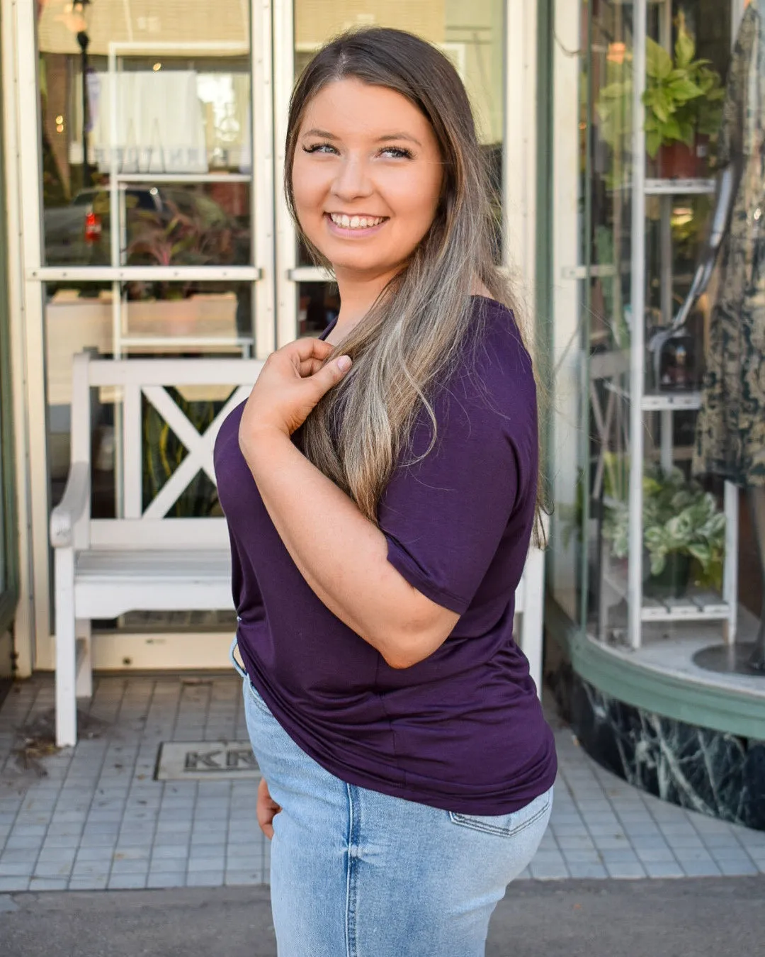SHORT-SLEEVE V-NECK TOP - DARK PLUM