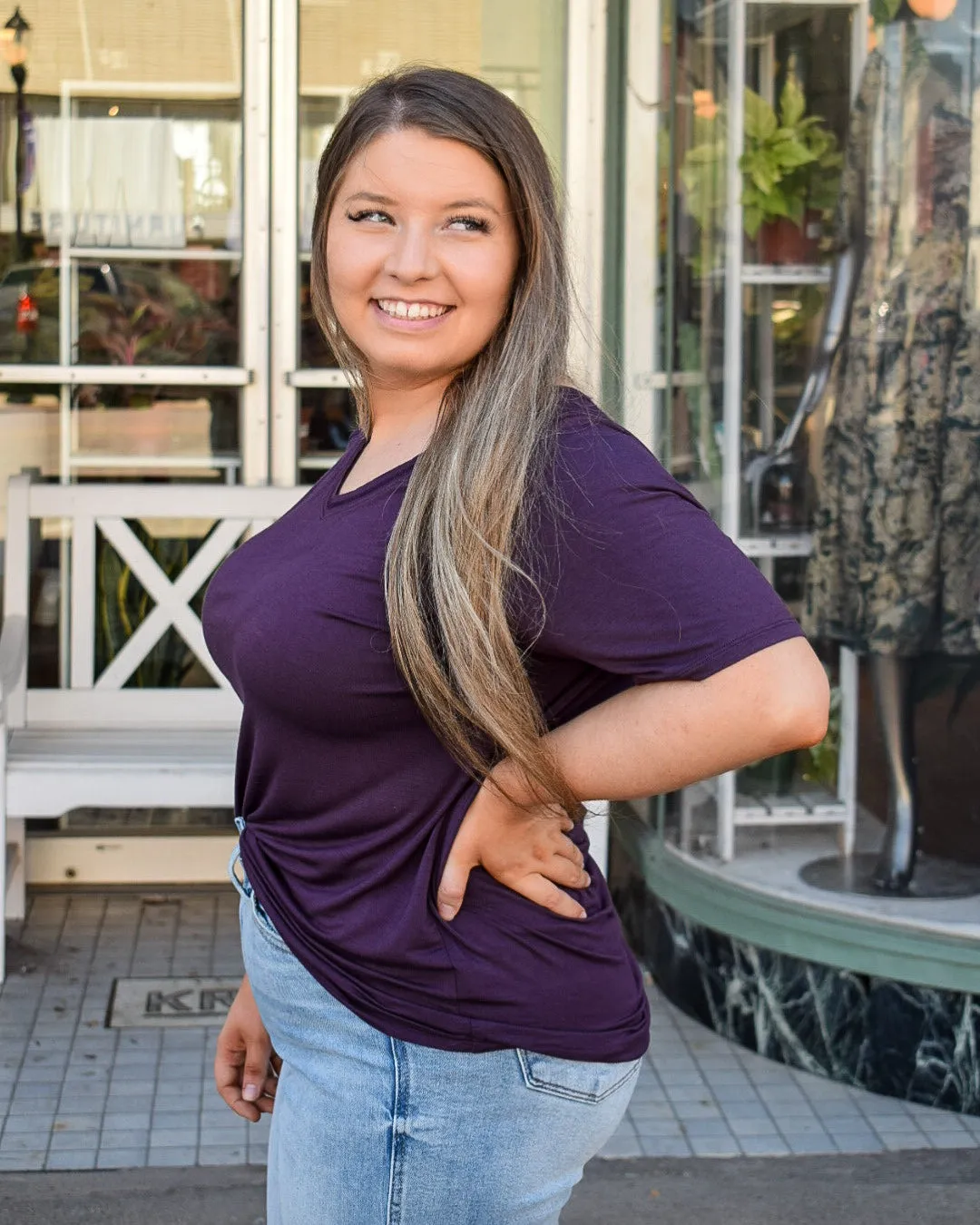 SHORT-SLEEVE V-NECK TOP - DARK PLUM